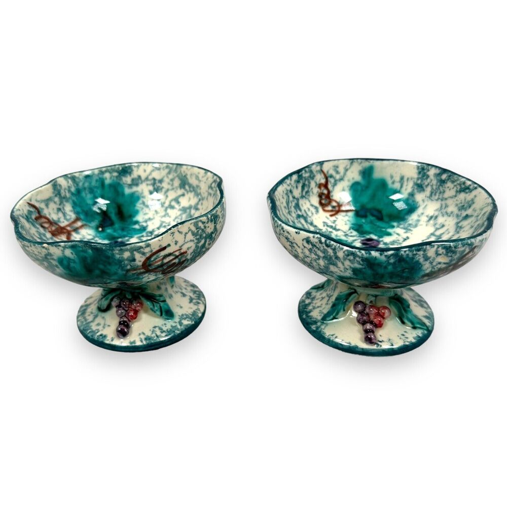 Vintage Majolica‎ Footed Dessert Berry Bowl Dish Grapes White Blue Spongeware